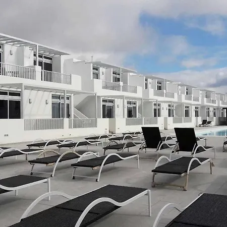 Gracioseros Sol Y Piscina Puerto del Carmen (Lanzarote)