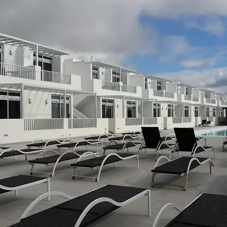 Gracioseros Sol Y Piscina Puerto del Carmen (Lanzarote)