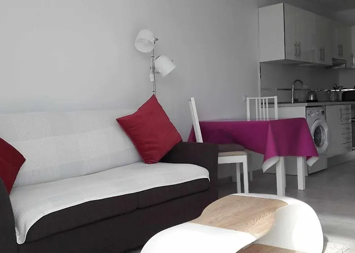 ** Gracioseros ** Sol Y Piscina * Puerto del Carmen (Lanzarote)